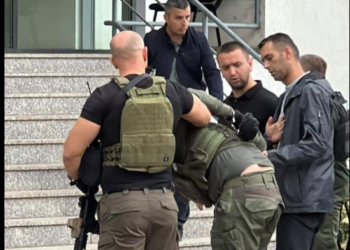 6 serbët e arrestuar për sulmin në veri dërgohen në mbajtje për 48 orë