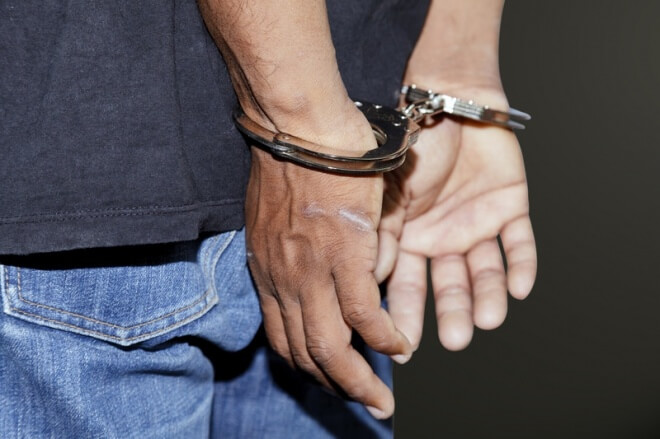 Një person në Kaçanik rrah të dashurën e tij, arrestohet