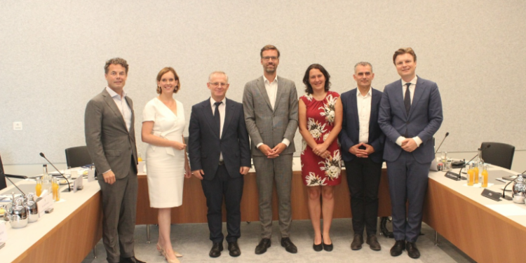 Bislimi: Kosova mund të përparojë me ritëm të përshpejtuar në procesin e integrimit në BE