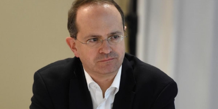 Weber për dialogun: Presionet s’do të sjellin dobi, Kosova me paraqitje jostrategjike