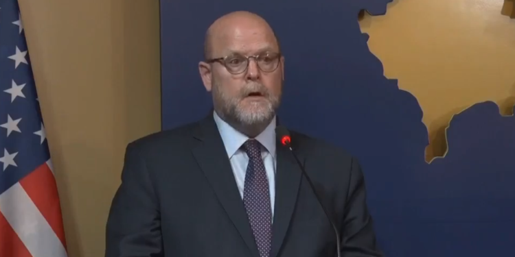 Hovenier: Është e duhur ta konfirmojmë partneritetin afatgjatë të ShBA-së me Kosovën