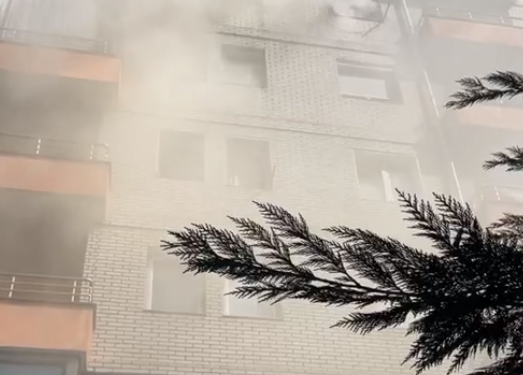 Digjet një banesë në Fushë-Kosovë