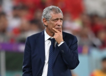 Santos shkarkohet nga Polonia