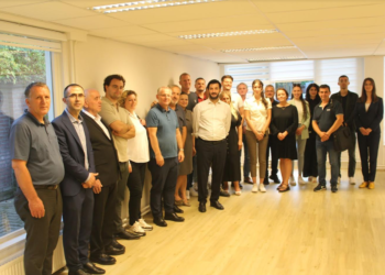 Bislimi takohet me mërgatën në Holandë