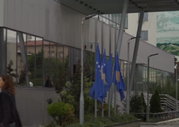Ditë zie në Kosovë për nder të policit Afrim Bunjaku, flamujt ulen në gjysmështizë