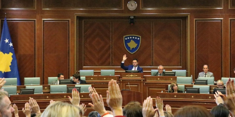 Miratohet Rezoluta për dënimin e sulmit terrorist në veri