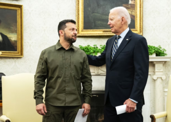 Biden e siguron Zelenskyn lidhur me mbështetjen globale për Ukrainën