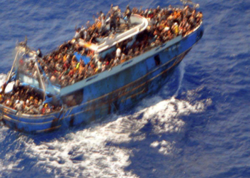 Gjenden 14 emigrantë dhe një burrë i vdekur në një ishull të vogël grek