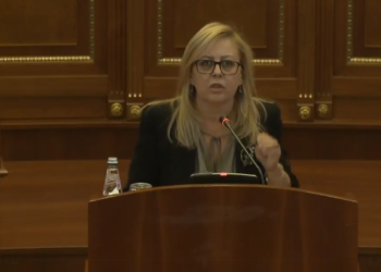 Bajrami: Qeveria Kurti vrau elementin e barazisë për nxënësit në shkolla