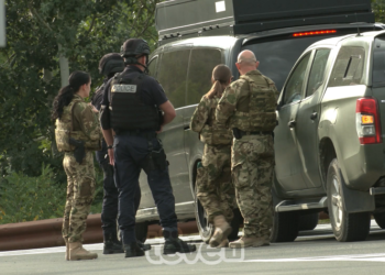 Për dhe kundër kontrollit të veriut nga KFOR-i