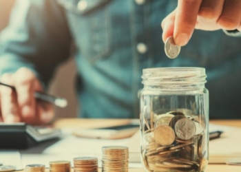 Metoda japoneze për të kursyer 35% të pagës çdo muaj