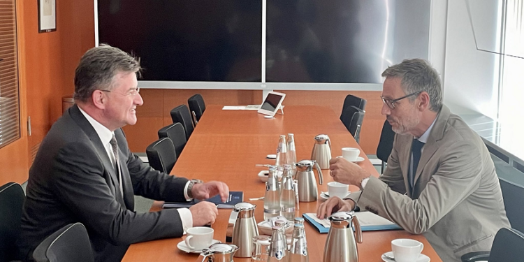 Lajçak kërkon mbështetje nga Gjermania për takimin Kurti – Vuçiq