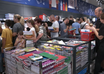 Përjashtimi i nxënësve nga mësimi për mungesë të librave