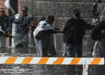Përmbytjet masive në New York , shpallet gjendje e jashtëzakonshme