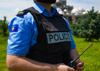 Policia sot shkatërron të gjitha armët ilegale që i ka konfiskuar