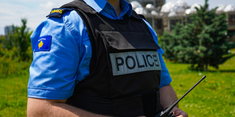 Policia sot shkatërron të gjitha armët ilegale që i ka konfiskuar