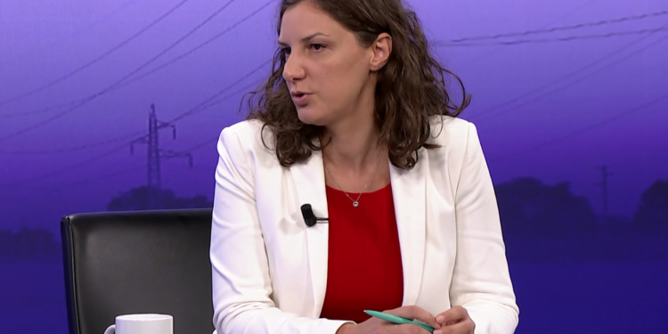 Rizvanolli thotë se Qeveria nuk ka ende marrëveshje për blerje të energjisë gjatë dimrit