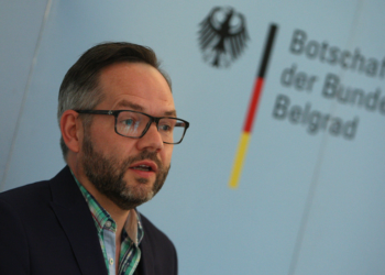 Përplasje mes Vuçiqit e deputetit gjerman: Vrasja e njerëzve është krim i tmerrshëm