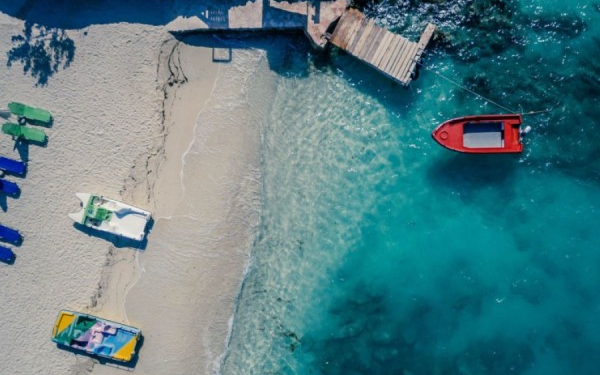 “The Travel”: Shqipëria mes 10 destinacioneve fantastike edhe për pushimet në çift