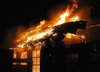 Shtëpia rreth 200 vjeçare në Gjilan dyshohet se është djegur qëllimshëm