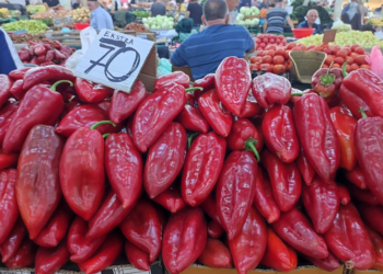 Çmimet e larta ua vështirësojnë qytetarëve bërjen e ajvarit dhe turshive