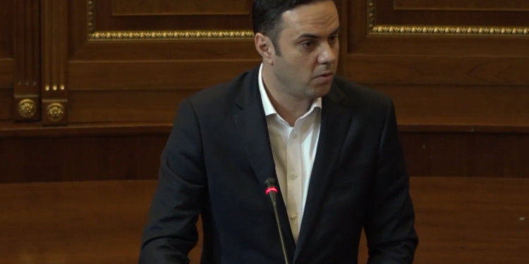 Kritikohet Abdixhiku për qasjen ndaj Osmanit