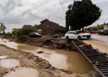 Kryeministri grek zotohet se do të bëjë gjithçka për t’iu ndihmuar të prekurve nga përmbytjet