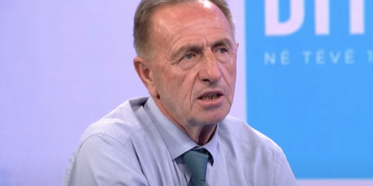 Azemi paralajmëron protesta nga Qendra e Mjekësisë Familjare në Prishtinë