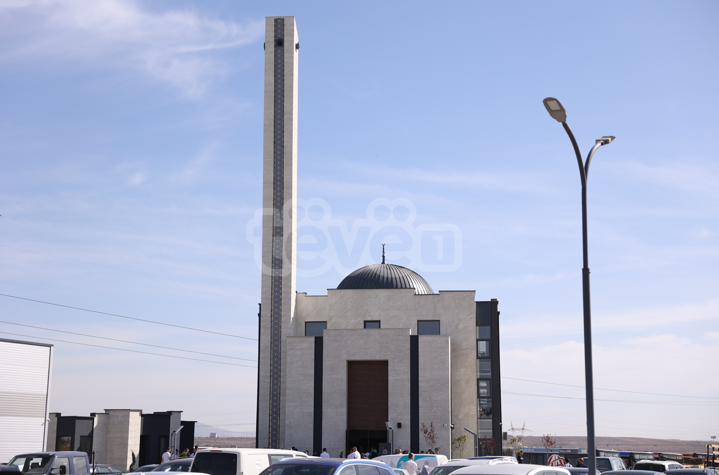 Hapet xhamia “Medina” në Fushë-Kosovë