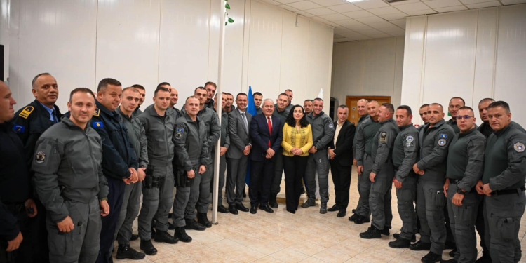 Osmani publikon fotografi nga Darka e Lamës