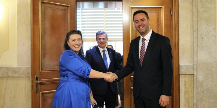 Konjufca takohet me Kearns: U konfirmua mbështetja e fuqishme e Britanisë