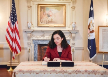 Osmani fillon vizitën zyrtare në Iowa të SHBA-së