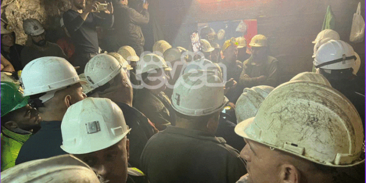 Minatorët vizitohen nga sindikatat e punëtorëve, pritet edhe Avokati i Popullit