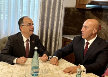 Zhvillimet politike në Kosovë, temë diskutimi mes Haradinajt e Begajt