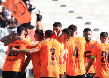 Ballkani fiton bindshëm në udhëtim dhe shkëputet në tabelë