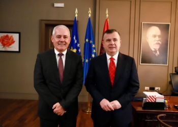 Sveçla takohet me Ballen në Tiranë, flasin për zgjerimin e bashkëpunimit në fushën e sigurisë