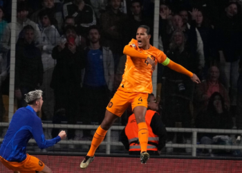 Holanda me fitore shumë të rëndësishme