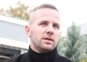 Flet mes emocionesh djali i Hysni Gucatit: Presim edhe lirimin e ish-luftëtarëve të tjerë