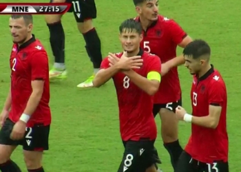 Berisha i jep epërsinë “kuqezinjëve” dhe feston me shqiponjë