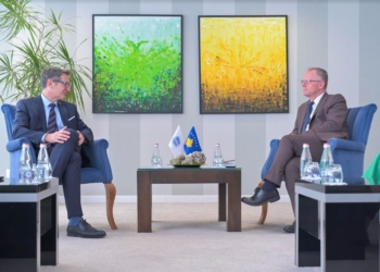 Bislimi pret në takim delegacionin e FMN-së, flasin për zhvillimin ekonomik