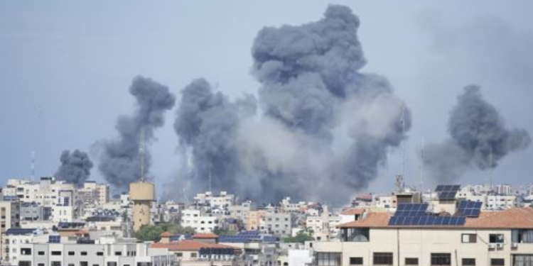 Ushtria izraelite konfirmon se ka ushtarë dhe civilë që po mbahen peng nga militantët