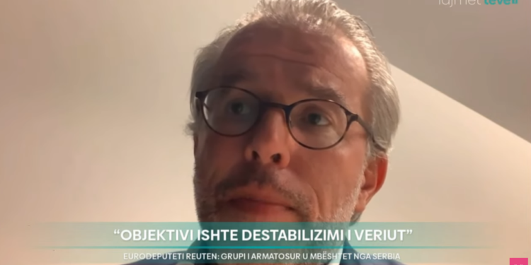 Eurodeputeti holandez: Grupi i armatosur e kishte mbështetjen e Serbisë