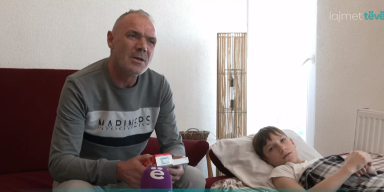 Tetë nxënës lëndojnë një bashkëmoshatar të tyre