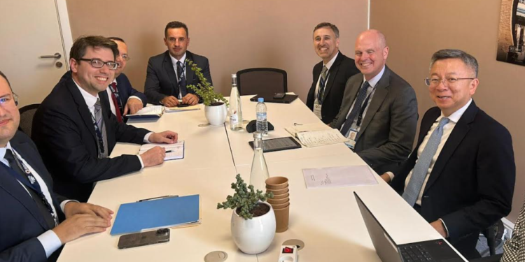 Murati takon drejtues të FMN-së, ata i kërkojnë miratimin e marrëveshjeve në Kuvend