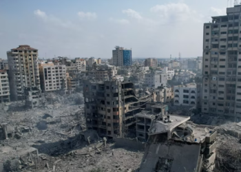 Izraeli vazhdon bombardimet në Gazë, evakuon banorët afër kufirit me Libanin