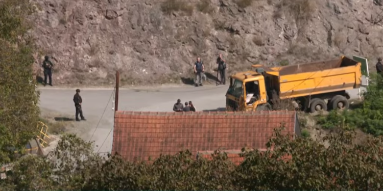 Shenjat që nuk po i lan as uji