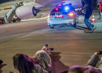 Pas një sulmi të madh në Izrael, Scholz detyrohet të largohet nga avioni në Tel Aviv