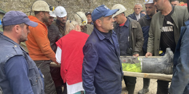 Minatorët vizitohen nga disa deputetë të LVV-së në ditën e pestë të grevës