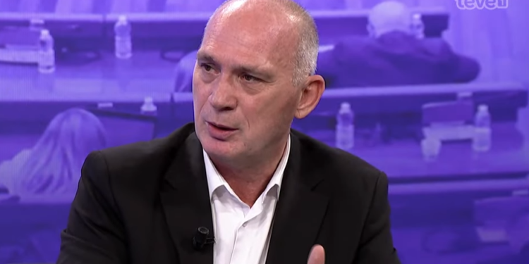 Humolli: VV po dorëzohet më lehtë se Thaçi e Haradinaj