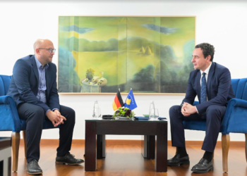 Kurti në takim me emisarin gjerman: Serbia të ndëshkohet ndërkombëtarisht
